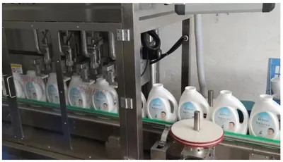500ml-5000ml Bottled Capacity Full Automatic High - Speed Tracking Liquid Filling Machine